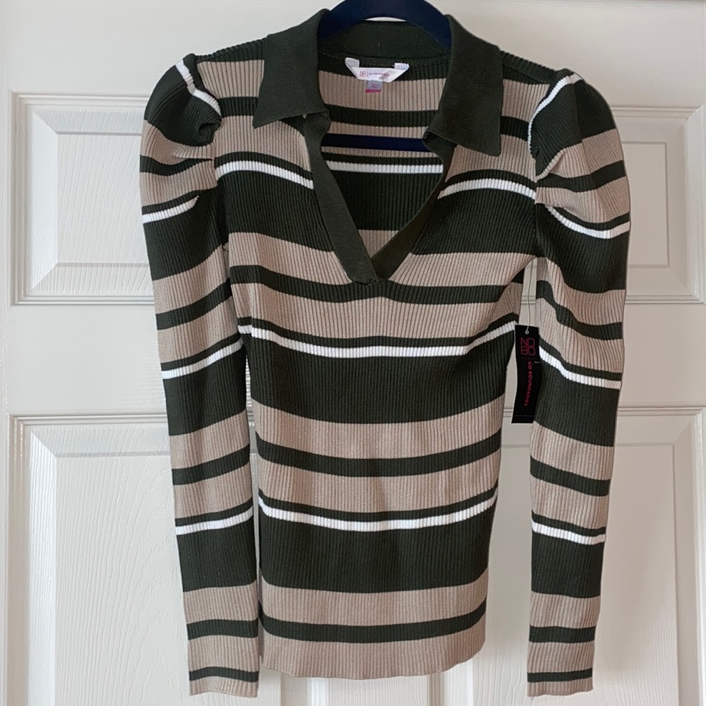 V neck and colored shirt